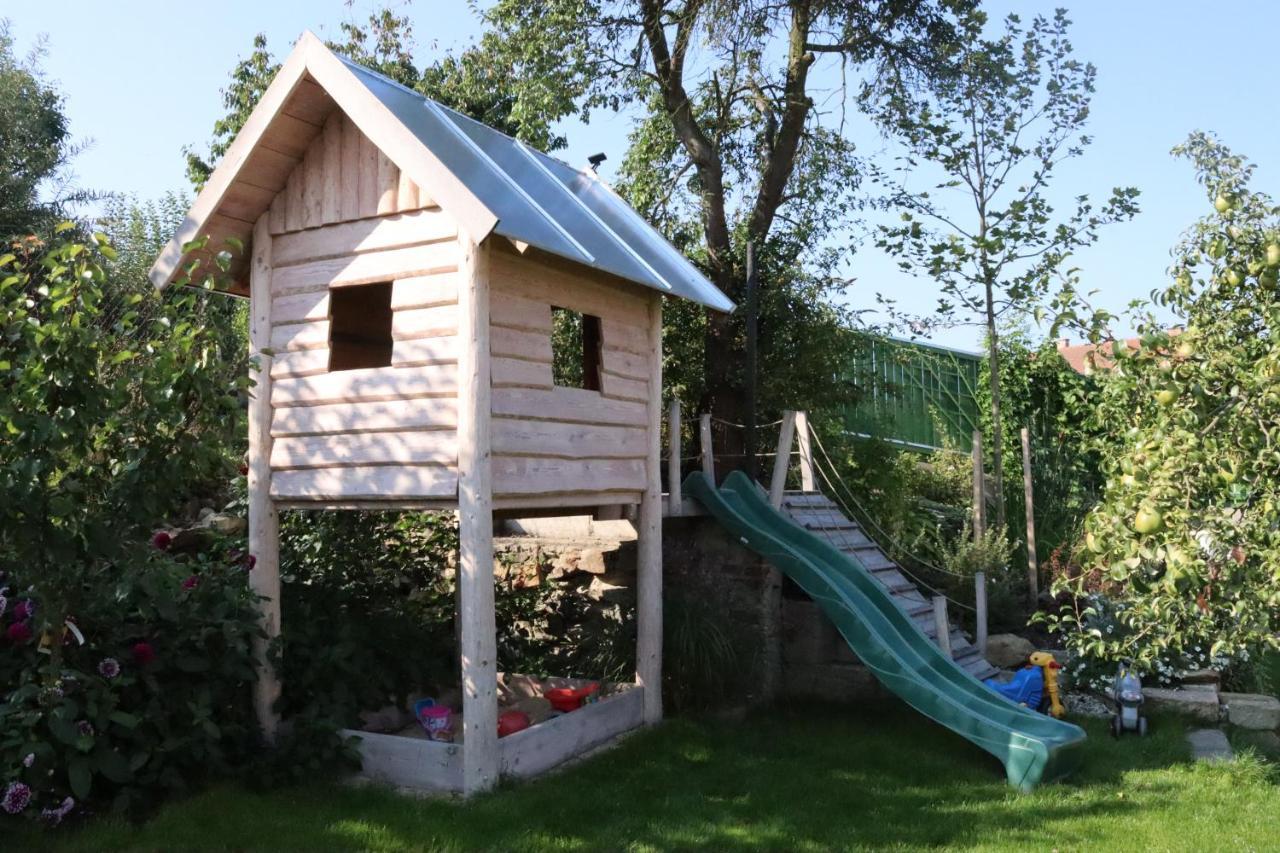 Penzion-apartmán Souček Jindřichŭv Hradec Esterno foto
