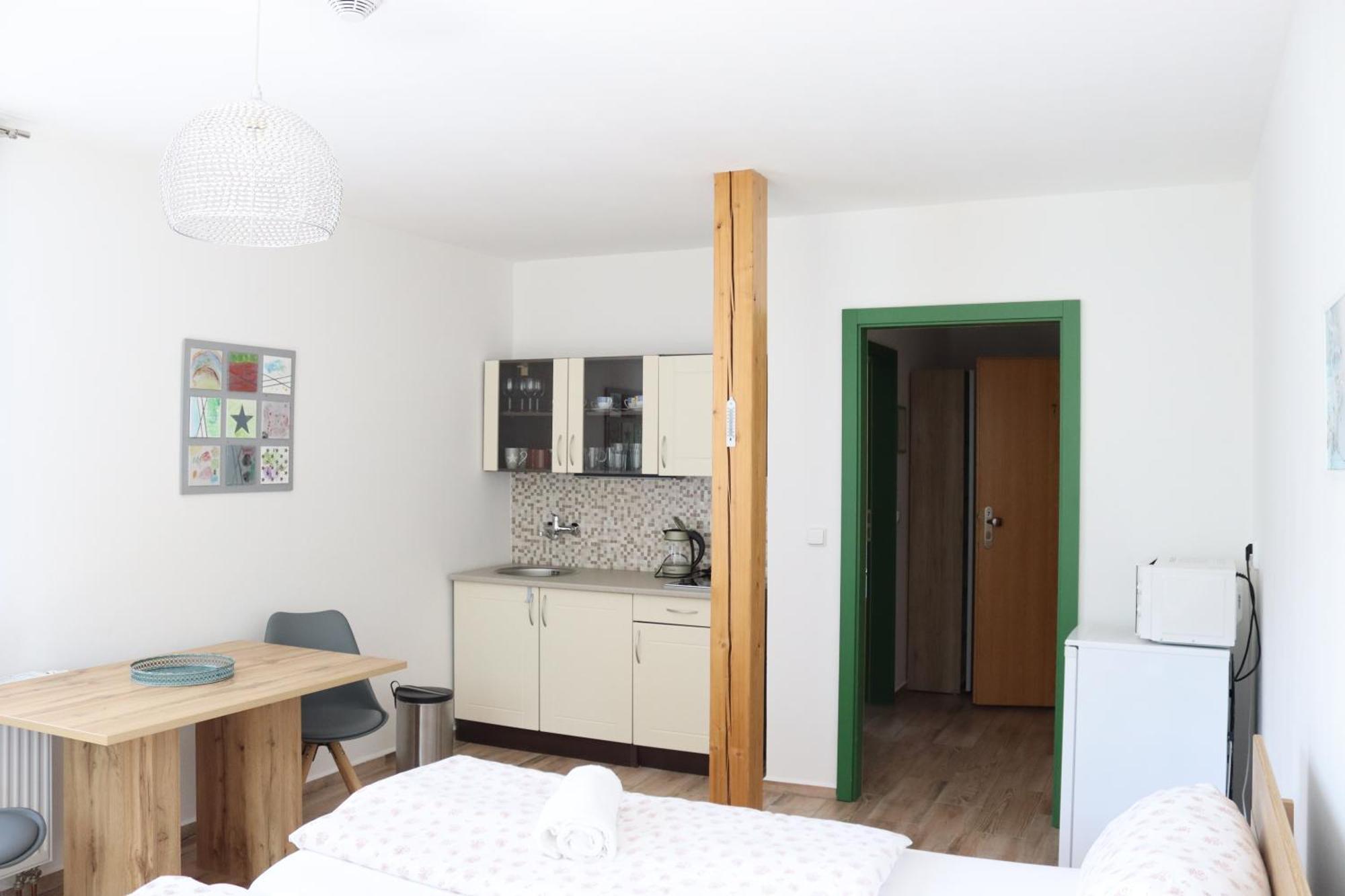 Penzion-apartmán Souček Jindřichŭv Hradec Esterno foto