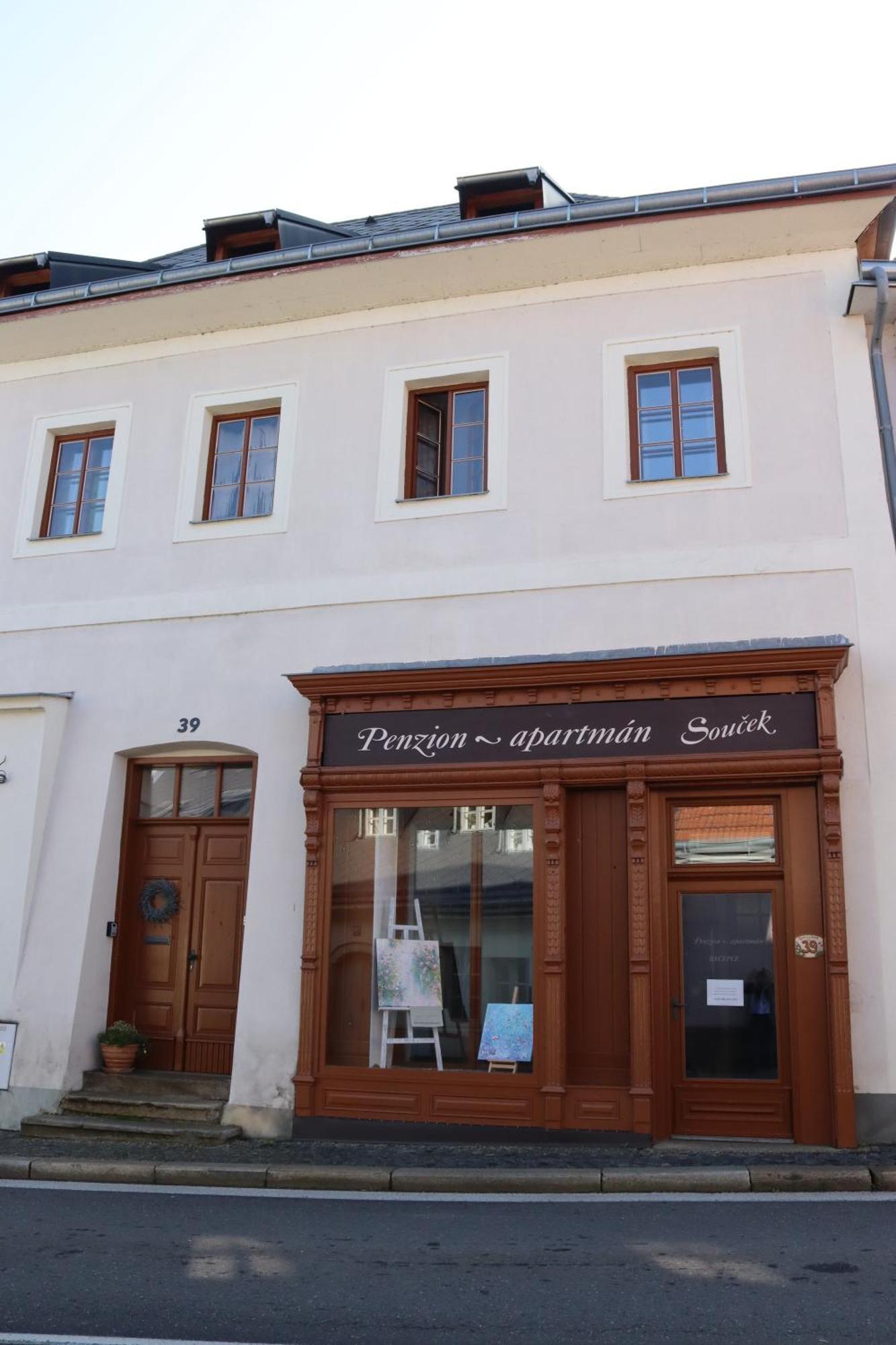 Penzion-apartmán Souček Jindřichŭv Hradec Esterno foto