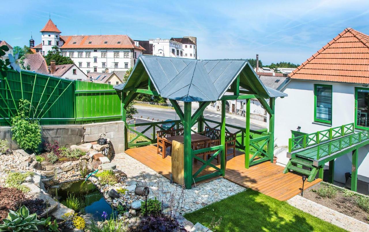 Penzion-apartmán Souček Jindřichŭv Hradec Esterno foto